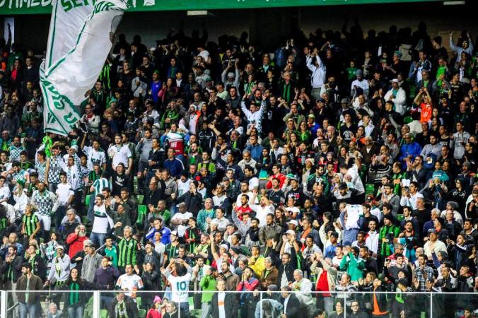Torcida americana lotando o indepa em 2017 - foto Mourão Panda